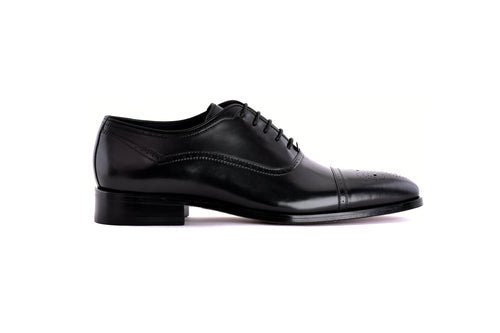 C0001104-7960 Perforated Cap toe lace up- Black