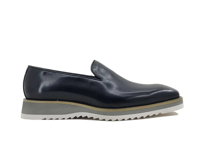 Carrucci Burnished Wholecut Loafer Lightweight Sole