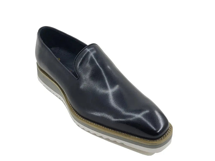Carrucci Burnished Wholecut Loafer Lightweight Sole