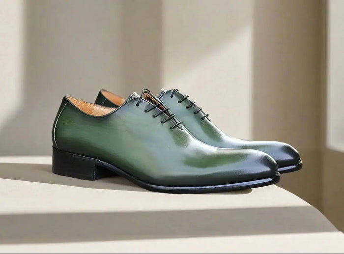 Carrucci: Polished Calfskin Whole Cut Oxford Dress Shoe