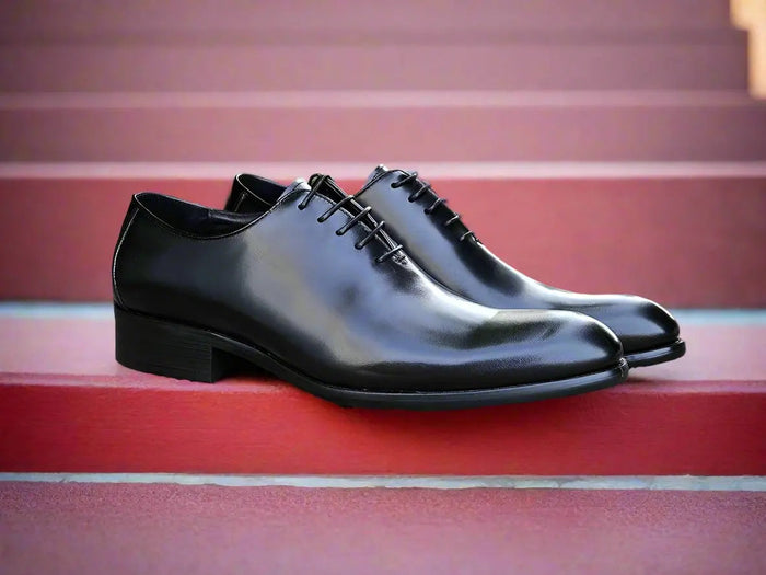 Carrucci Calfskin Whole Cut Lace-up Oxford