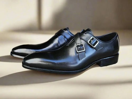 Cross Straps Wholecut Shoe