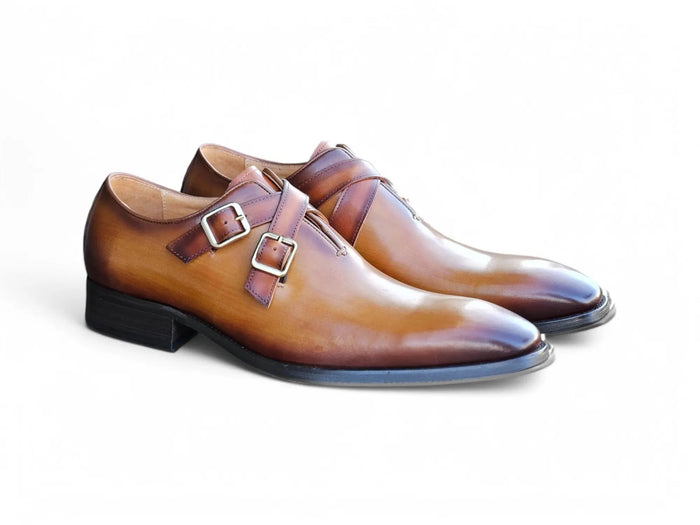 Carrucci Cross Straps Wholecut Shoe