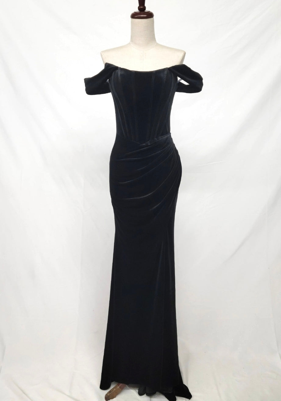 Chicas DM809 Modern Evening Black Floor-Length Style Velvet Dress