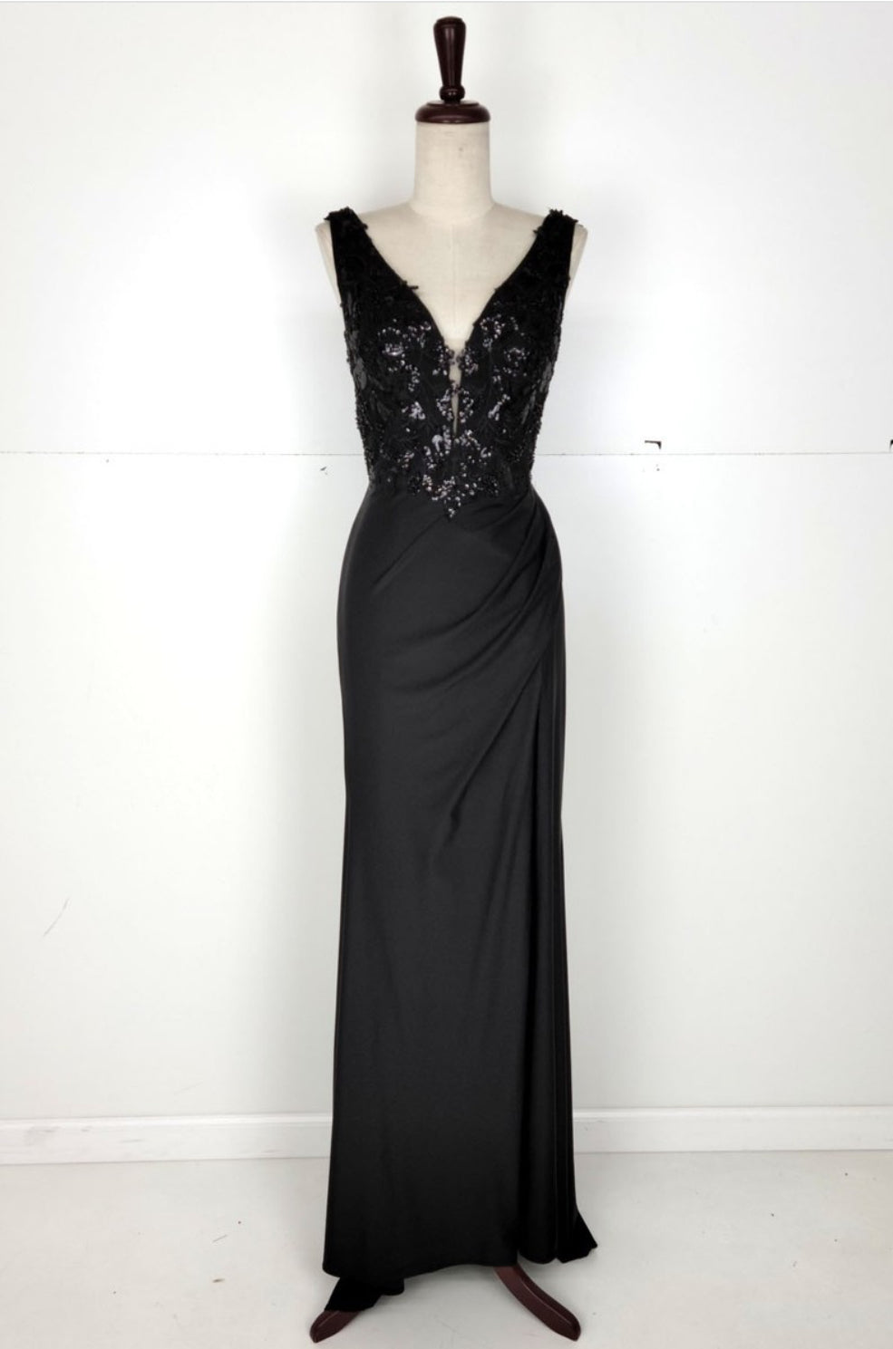 Chicas YG5032 V-Neck Floor-Length High-Slit Sequin Style Fabric Dress