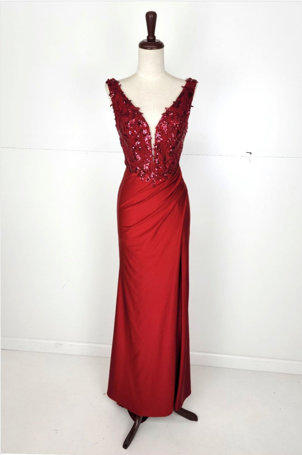 Chicas YG5032 V-Neck Floor-Length High-Slit Sequin Style Fabric Dress