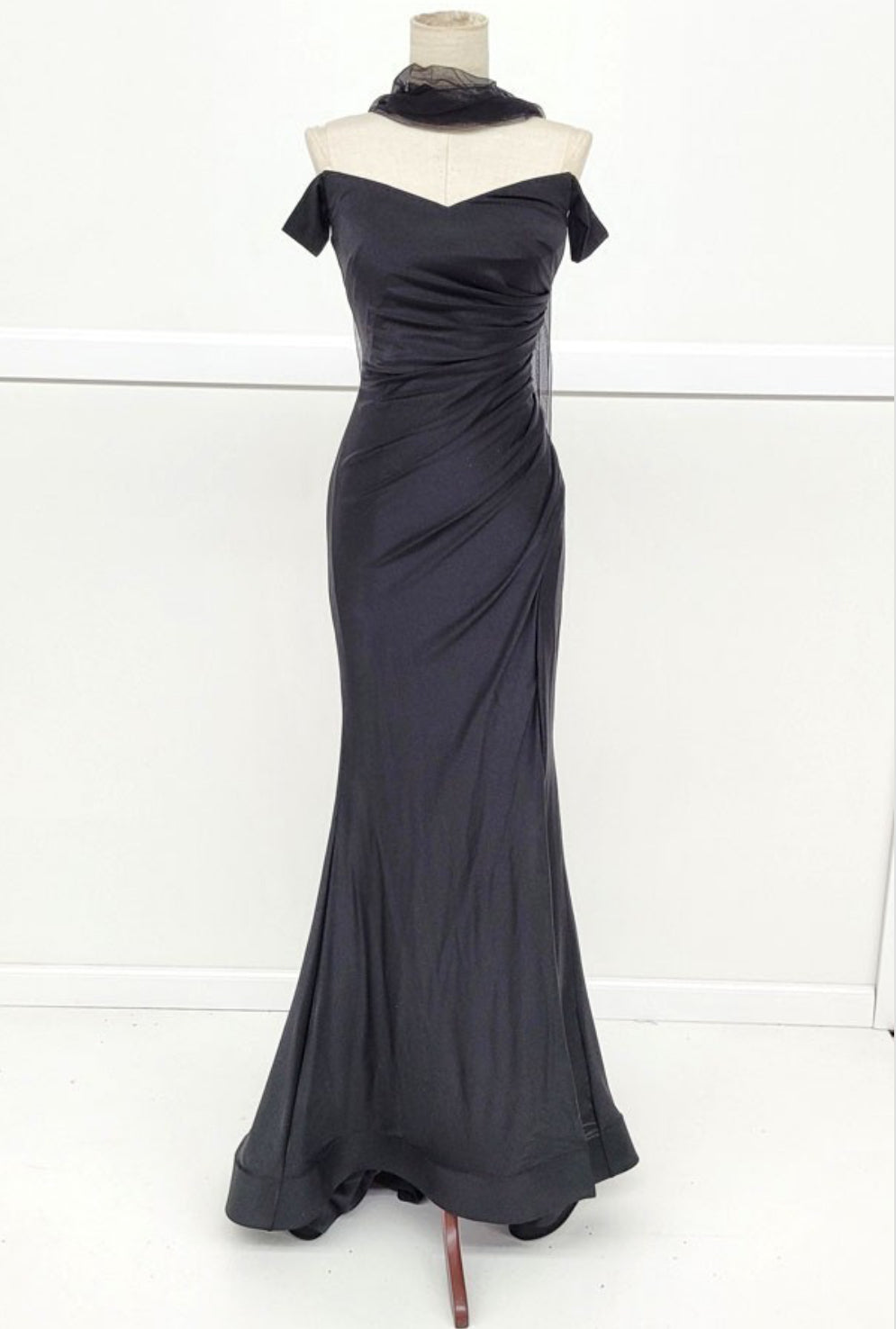 Chicas YG5025 Solid-Color Mermaid Off-Shoulder High-Slit Fabric Dress