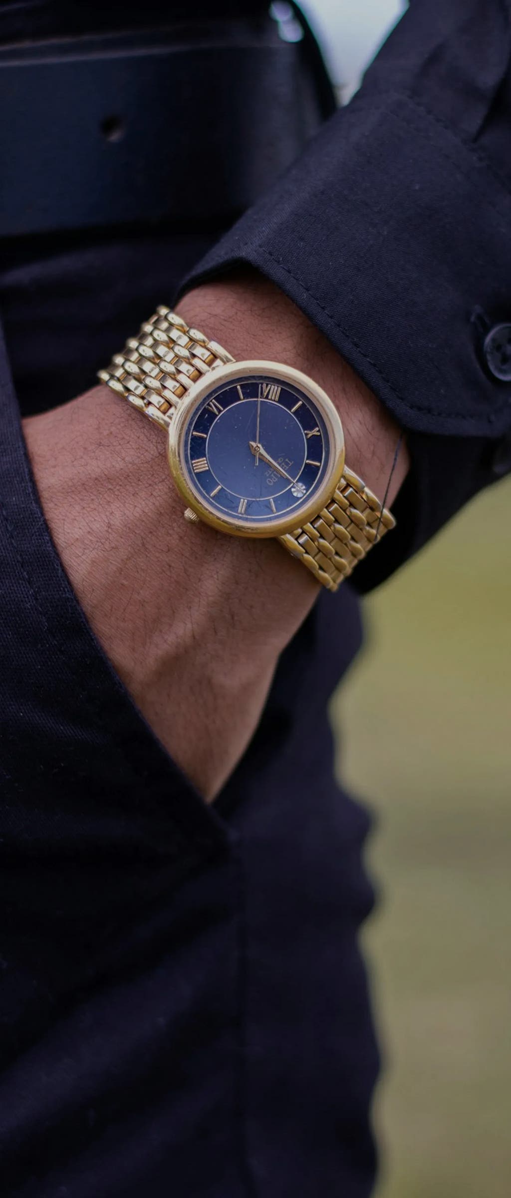 Luxury men's watch with leather strap