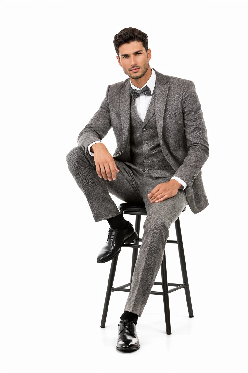 Men’s Two Button Vested Vintage Style Tweed Wedding Suit in Grey