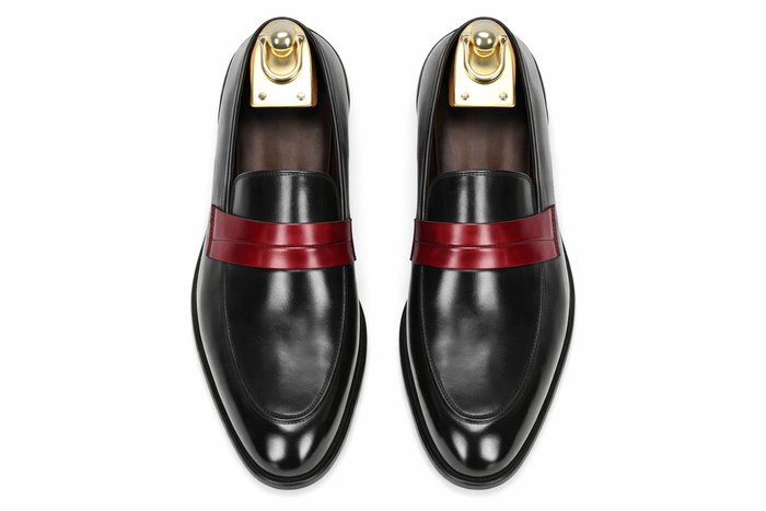 Carrucci Mens Penny Loafer in Contrast Strap