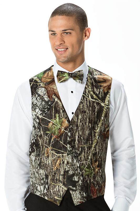 Moss Oak Break-Up Bow Tie by Larr Brio