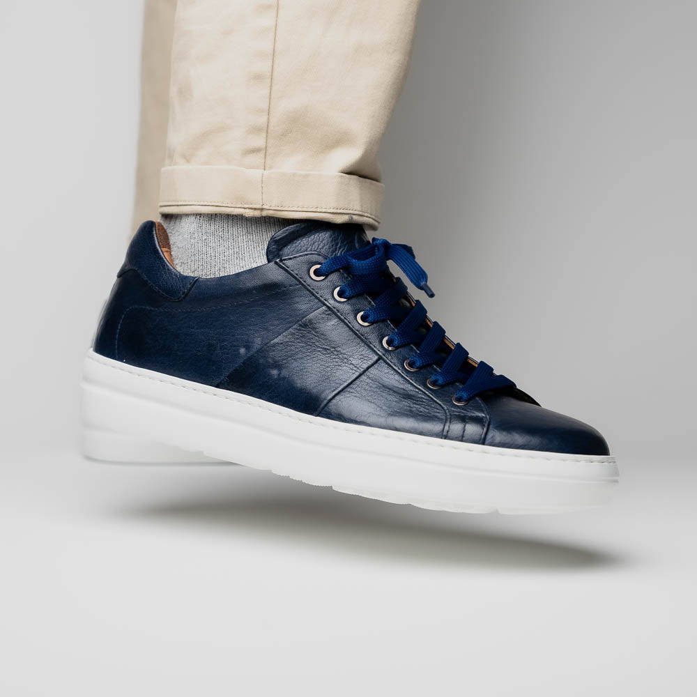 Zelli Vivo Tumbled Calfskin Sneakers in Navy with Contrast Soles